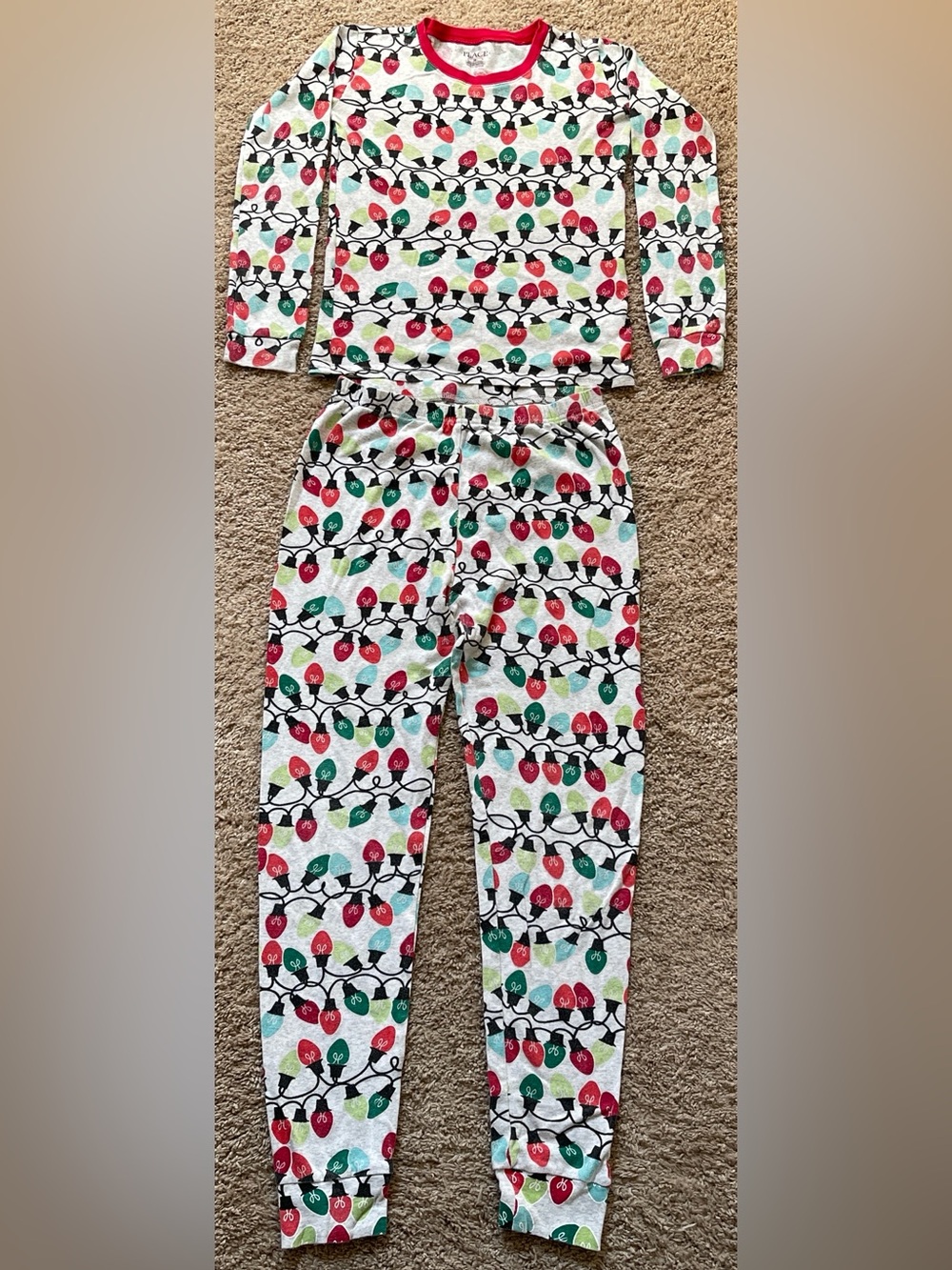 The Children’s Place Glow in the dark holiday lights 2 piece pajama set, 16